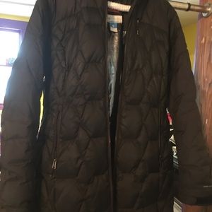 XL Woman’s Columbia Black Down Coat